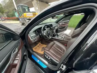 BMW 7 Series 2018 730Li Leader M Ensemble de sport extérieur photo 4
