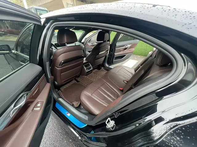 BMW 7 Series 2018 730Li Leader M Ensemble de sport intérieur photo 6