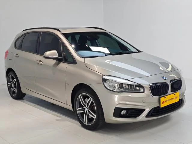 BMW 2 Series Touring 2016 218i Traje de diseño deportivo exterior foto 3 BMW 2 Series Touring 2016 218i Traje de diseño deportivo exterior foto 3
