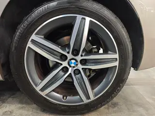 BMW 2 Series Touring 2016 218i Traje de diseño deportivo exterior foto 4 BMW 2 Series Touring 2016 218i Traje de diseño deportivo exterior foto 4