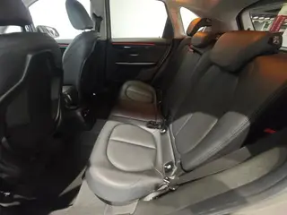BMW 2 Series Touring 2016 218i Traje de diseño deportivo interior foto 7 BMW 2 Series Touring 2016 218i Traje de diseño deportivo interior foto 7