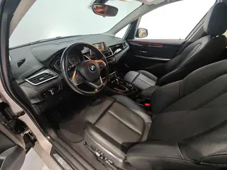 BMW 2 Series Touring 2016 218i Traje de diseño deportivo interior foto 8 BMW 2 Series Touring 2016 218i Traje de diseño deportivo interior foto 8