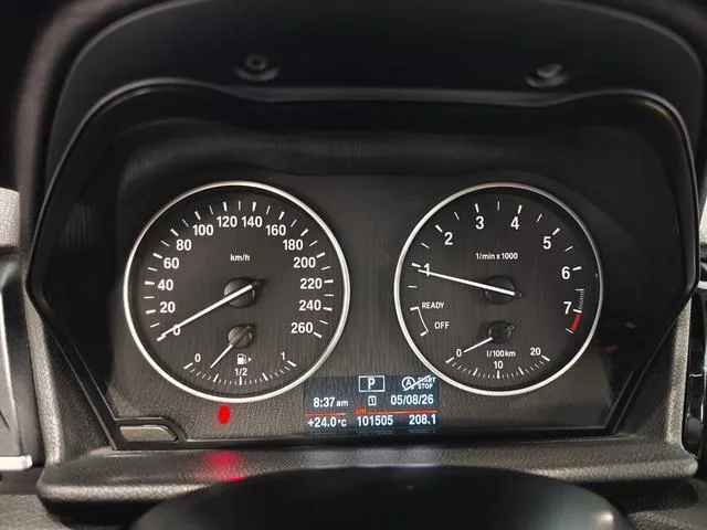 BMW 2 Series Touring 2016 218i Traje de diseño deportivo interior foto 9 BMW 2 Series Touring 2016 218i Traje de diseño deportivo interior foto 9