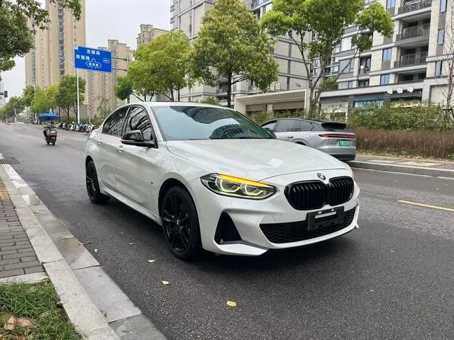 BMW 1 Series 2021 125i M Спортивные ночные издания экстерьер фото 3
