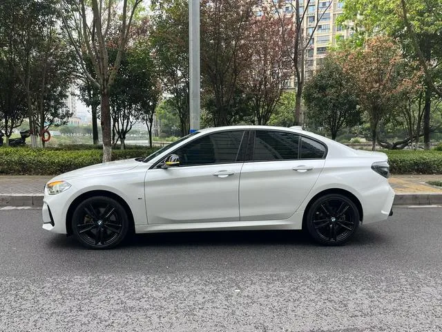 BMW 1 Series 2021 125i M Спортивные ночные издания экстерьер фото 4