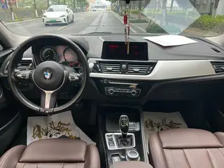 BMW 1 Series 2021 125i M Спортивные ночные издания интерьер фото 8