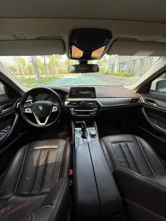 BMW 5 Series 2020 530Li Leader Ensemble de luxe intérieur photo 6