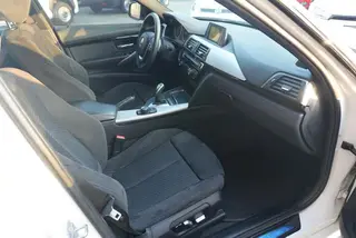BMW 3 Series 2017 320i M Sportif extérieur photo 4