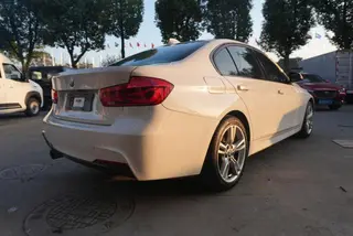 BMW 3 Series 2017 320i M Sportif intérieur photo 14