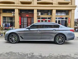 BMW 5 Series 2020 525i M Sports suit exterior photo 3 BMW 5 Series 2020 525i M Sports suit exterior photo 3