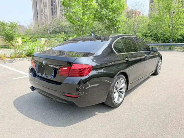 BMW 5 Series 2017 525Li Set de diseño de lujo exterior foto 4 BMW 5 Series 2017 525Li Set de diseño de lujo exterior foto 4