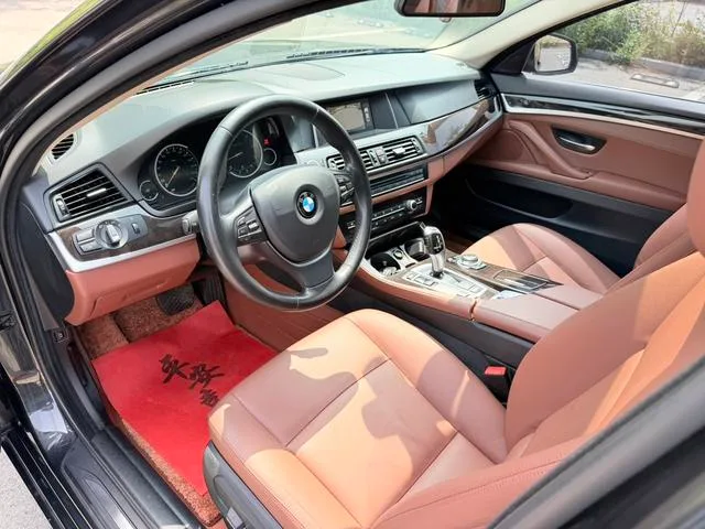 BMW 5 Series 2017 525Li Set de diseño de lujo exterior foto 9 BMW 5 Series 2017 525Li Set de diseño de lujo exterior foto 9