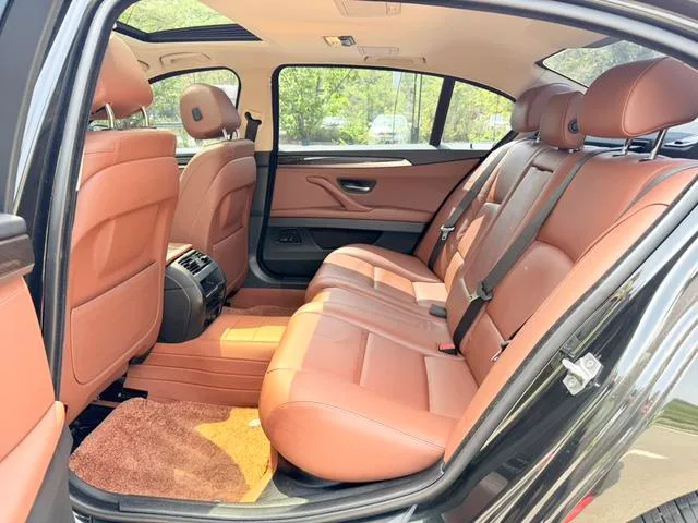 BMW 5 Series 2017 525Li Set de diseño de lujo interior foto 10 BMW 5 Series 2017 525Li Set de diseño de lujo interior foto 10