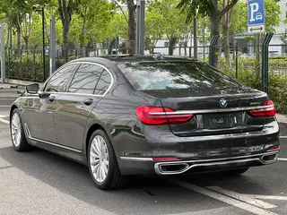 BMW 7 Series 2017 740Li Leader extérieur photo 4 BMW 7 Series 2017 740Li Leader extérieur photo 4