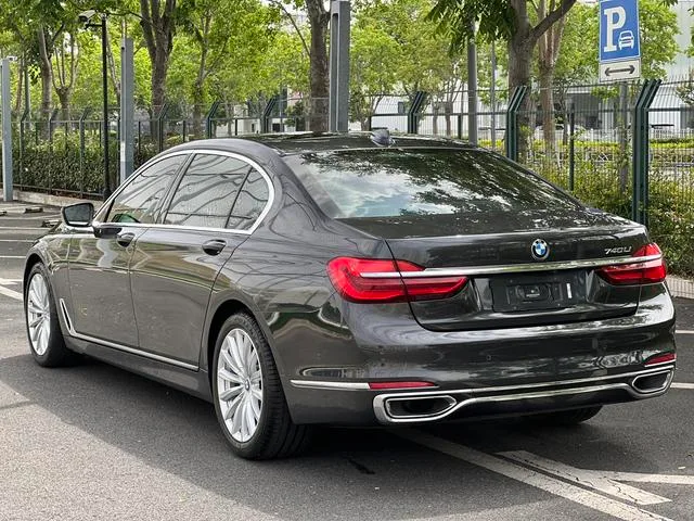 BMW 7 Series 2017 740Li Leader extérieur photo 4 BMW 7 Series 2017 740Li Leader extérieur photo 4