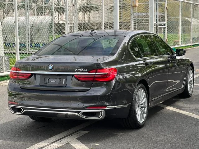 BMW 7 Series 2017 740Li Leader extérieur photo 6 BMW 7 Series 2017 740Li Leader extérieur photo 6