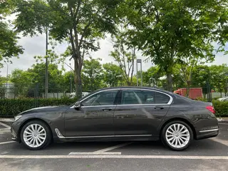 BMW 7 Series 2017 740Li Leader extérieur photo 7 BMW 7 Series 2017 740Li Leader extérieur photo 7