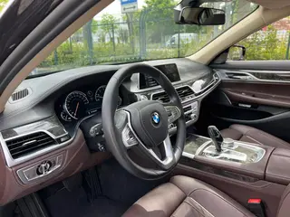 BMW 7 Series 2017 740Li Leader extérieur photo 9 BMW 7 Series 2017 740Li Leader extérieur photo 9