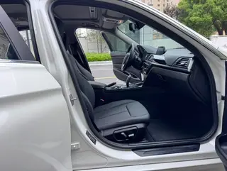BMW 3 Series 2016 320Li Fashionable interior photo 9