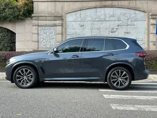 BMW X5 2021 Restyling xDrive30i M Sports suit exterior photo 3