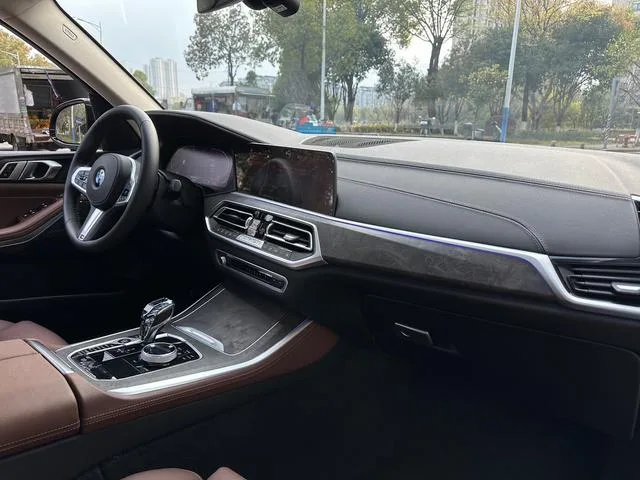 BMW X5 2021 Restyling xDrive30i M Sports suit interior photo 9