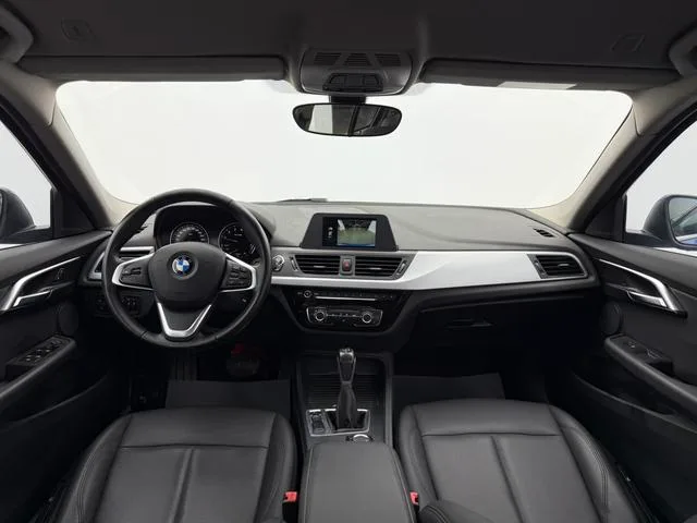 BMW 1 Series 2018 118i Модный тип интерьер фото 9