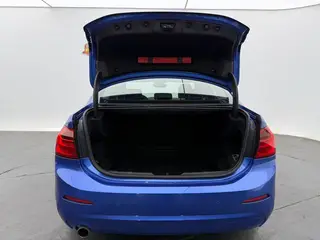 BMW 1 Series 2018 118i Модный тип интерьер фото 13