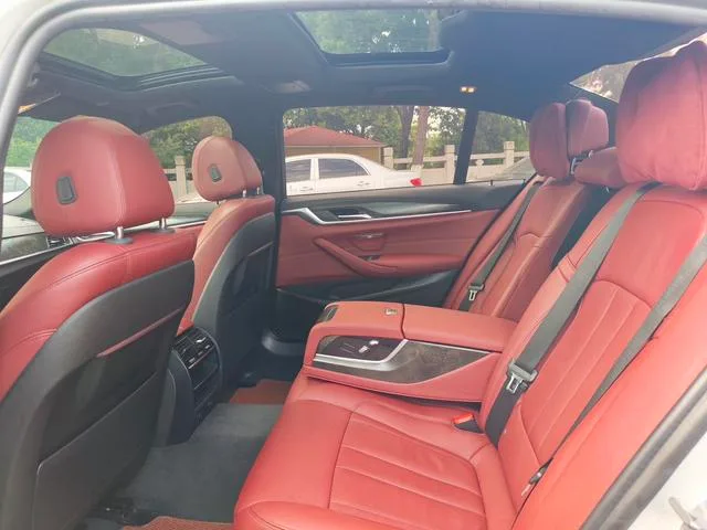 BMW 5 Series 2019 Модификация 530Li Лидирующий M Спортивный костюм интерьер фото 12