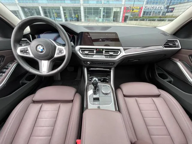 BMW 3 Series 2020 325Li M Conjunto deportivo interior foto 9 BMW 3 Series 2020 325Li M Conjunto deportivo interior foto 9