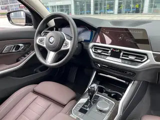 BMW 3 Series 2020 325Li M Conjunto deportivo interior foto 11 BMW 3 Series 2020 325Li M Conjunto deportivo interior foto 11