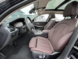 BMW 3 Series 2020 325Li M Conjunto deportivo interior foto 12 BMW 3 Series 2020 325Li M Conjunto deportivo interior foto 12