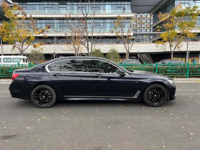 BMW 7 Series 2018 730Li Leading Type M Sports suit interior photo 16