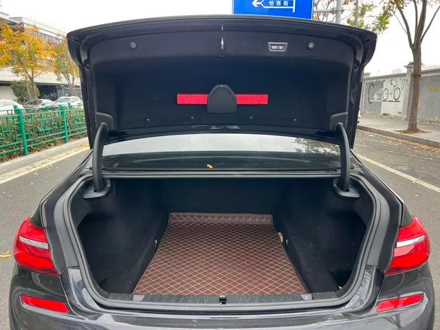 BMW 7 Series 2018 730Li Leading Type M Sports suit interior photo 19