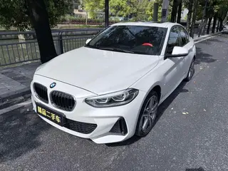 BMW 1 Series 2020 125i Лидирующий M Спортивный костюм