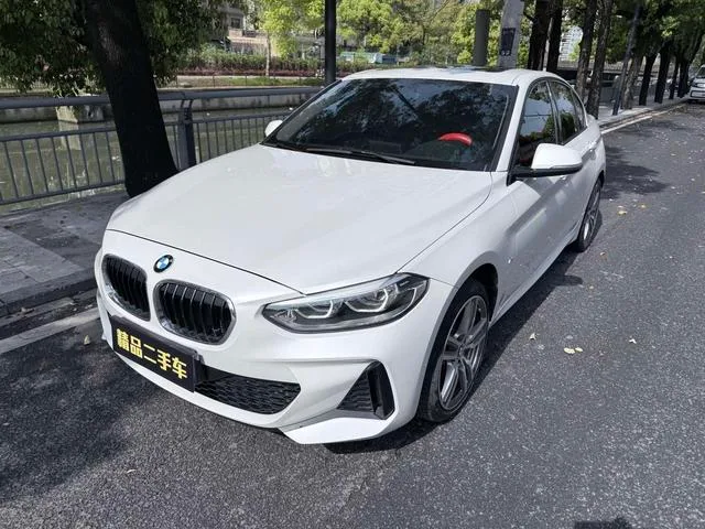 BMW 1 Series 2020 125i Leading Type M Sports suit exterior photo 1 BMW 1 Series 2020 125i Leading Type M Sports suit exterior photo 1