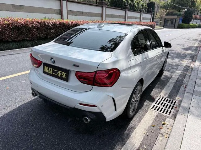 BMW 1 Series 2020 125i Leading Type M Sports suit interior photo 6 BMW 1 Series 2020 125i Leading Type M Sports suit interior photo 6