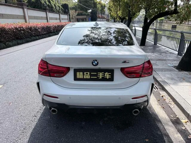 BMW 1 Series 2020 125i Leading Type M Sports suit interior photo 8 BMW 1 Series 2020 125i Leading Type M Sports suit interior photo 8