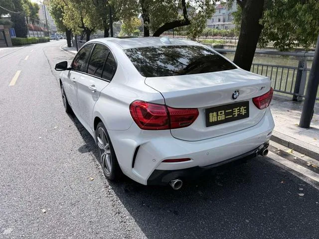BMW 1 Series 2020 125i Leading Type M Sports suit interior photo 9 BMW 1 Series 2020 125i Leading Type M Sports suit interior photo 9