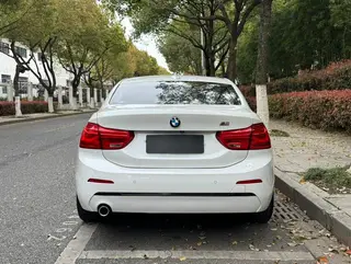 BMW 1 Series 2018 Restyling 118i Sporty exterior photo 5