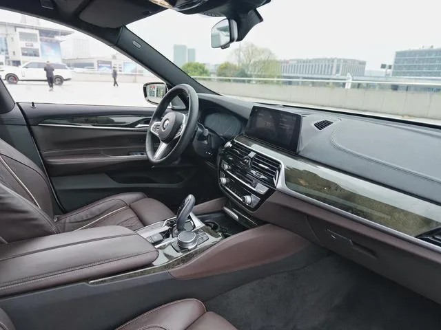 BMW 6 Series GT 2019 630i M Édition du grand voyageur sportif extérieur photo 7 BMW 6 Series GT 2019 630i M Édition du grand voyageur sportif extérieur photo 7