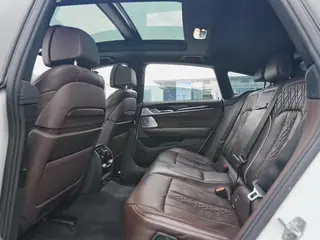 BMW 6 Series GT 2019 630i M Édition du grand voyageur sportif intérieur photo 12 BMW 6 Series GT 2019 630i M Édition du grand voyageur sportif intérieur photo 12