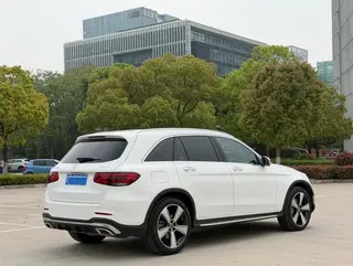 Mercedes-Benz GLC 2022 Segundo cambio GLC 300 L 4MATIC De lujo exterior foto 4 Mercedes-Benz GLC 2022 Segundo cambio GLC 300 L 4MATIC De lujo exterior foto 4