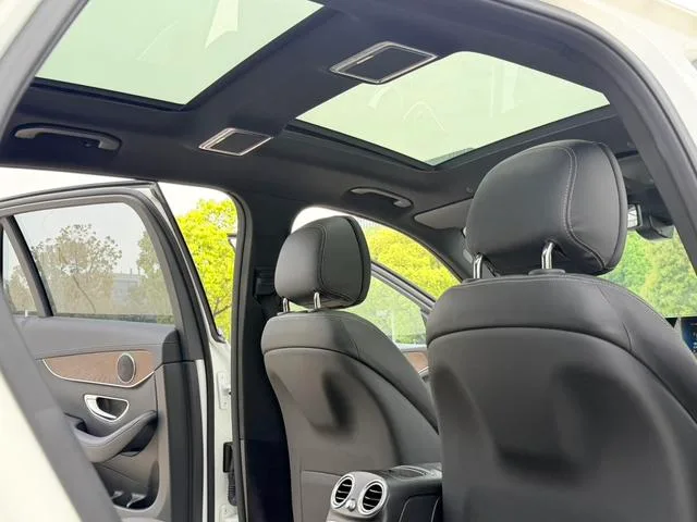Mercedes-Benz GLC 2022 Segundo cambio GLC 300 L 4MATIC De lujo interior foto 10 Mercedes-Benz GLC 2022 Segundo cambio GLC 300 L 4MATIC De lujo interior foto 10