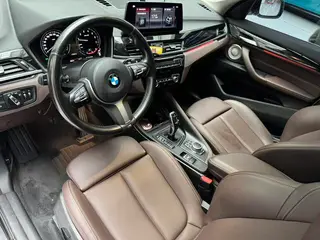 BMW X1 2022 sDrive25Li Líder interior foto 11