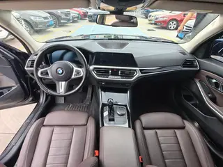BMW 3 Series 2020 320Li M Sports suit interior photo 8