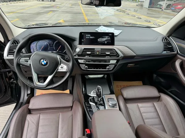BMW X3 2019 xDrive28i Luxury Set interior photo 6 BMW X3 2019 xDrive28i Luxury Set interior photo 6