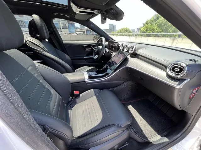 Mercedes-Benz C-Class 2023 Second change C 260 L Hao Night Sports Edition interior photo 13 Mercedes-Benz C-Class 2023 Second change C 260 L Hao Night Sports Edition interior photo 13