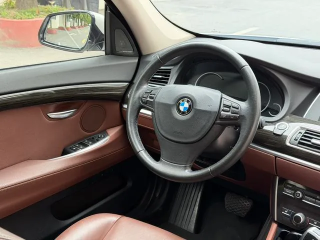 BMW 5 Series GT 2017 528i Leading Type interior photo 15