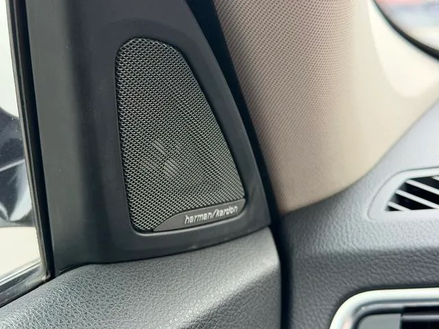 BMW 5 Series GT 2017 528i Leading Type interior photo 16