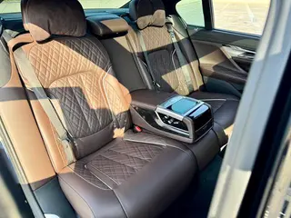 BMW 7 Series 2019 Mise à jour 740Li Type de luxe M Ensemble de sport intérieur photo 11